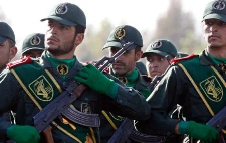 Para Pemuda Iran Antre Daftar Jadi Tentara untuk Perang Binasakan AS-Israel