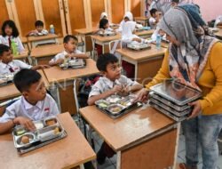 Mengapa Presiden Prabowo Mempertaruhkan Kepemimpinan Dengan Tetap Menjalankan MBG ? Chek Fakta Simulasi Rp 1 Triliun Per Hari: Ke Mana Uang Rakyat Mengalir?