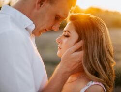Cara Romantis Merayu Cewek Sesuai Momennya