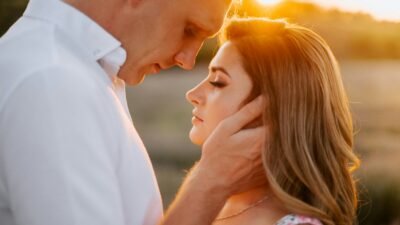 Cara Romantis Merayu Cewek Sesuai Momennya