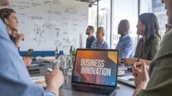 Strategi Bisnis Yang Cerdas di Era Digital Terkini